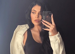 Kylie Jenner khoe đường cong gợi cảm nỗ lực câu like sau khi bị quả trứng phá tan kỷ lục Instagram