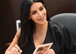 Những sản phẩm "trời ơi đất hỡi" của gia đình Kardashian sẽ khiến bạn thốt lên: "Thứ này cũng có người mua sao?"