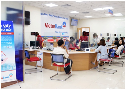 Đột biến lãi ròng từ phí, lợi nhuận VPBank vượt ông lớn Vietinbank