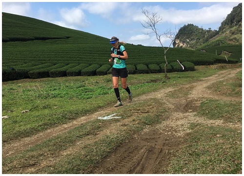 Hàng nghìn người tấp nập đến cao nguyên theo dõi giải Marathon 2019