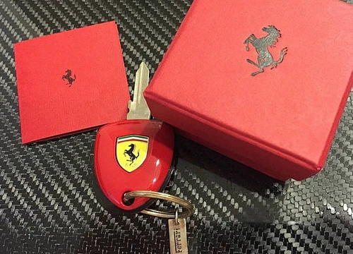 Mẫu chìa khóa nào giá cao ngang siêu xe Ferrari?