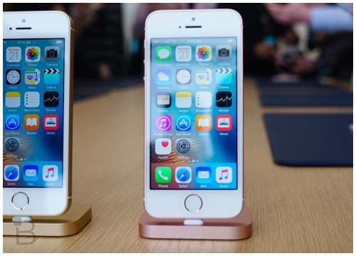 Apple bán sạch iPhone SE chỉ sau một ngày lên kệ vì giá quá rẻ