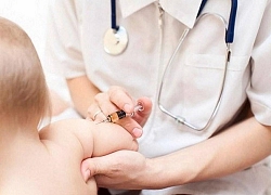 Tính mạng trẻ sẽ nguy hiểm nếu cha mẹ chạy theo trào lưu anti vaccine