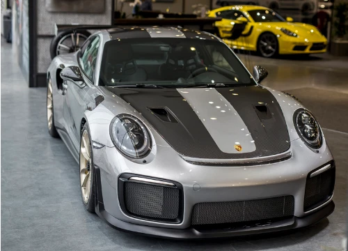 Video đánh giá nhanh Porsche 911 GT2 RS với gói độ "giảm cân" Weissach RS