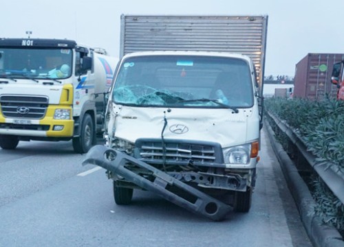 Xe tải tông chết 8 người đi bộ: Tang tóc bao trùm thôn Lương Xá