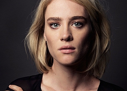 Happiest Season Mackenzie Davis tham gia đóng chính cùng Kristen Stewart