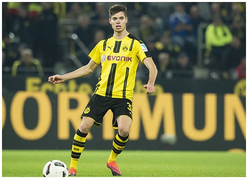 Julian Weigl tự cứu mình trong vai trò mới ở Dortmund