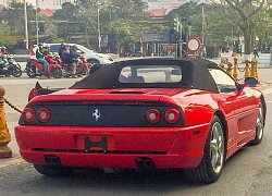 Quá tuổi về Việt Nam nhưng chiếc siêu xe cổ Ferrari F355 Spider vẫn có mặt trên đường phố Hải Phòng