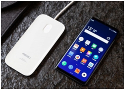 Smartphone đầu tiên hoàn toàn không có cổng kết nối