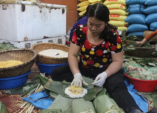 Làng bánh chưng nổi tiếng nhất Hải Phòng tất bật ngày giáp Tết