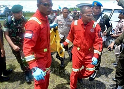 Những tay súng ly khai xả súng vào máy bay chở binh sỹ và quan chức tại Indonesia