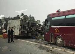 Ô tô chở khách về quê ăn Tết gặp nạn trên cao tốc Hà Nội - Lào Cai