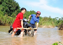 Bình Định: Thầy cô băng rừng, lội suối nỗ lực gieo chữ cho học sinh nghèo