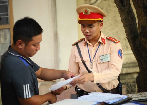 Chiến sĩ CSGT kể giây phút lao vào "biển lửa" cứu 5 người thoát khỏi đám cháy