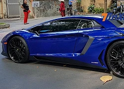 Mùng 2 Tết, siêu xe Lamborghini Aventador LP750-4 SV từng của Minh "Nhựa" lẻ loi xuất hiện tại cà phê Trung Nguyên