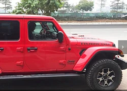 "Trên tay" SUV Jeep Wrangler giá 4,1 tỷ ở Hà Nội