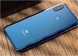 Xiaomi táo bạo với smartphone màn hình 2 nốt ruồi 2 bên