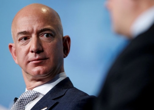 Jeff Bezos tố bị tờ National Enquirer tống tiền