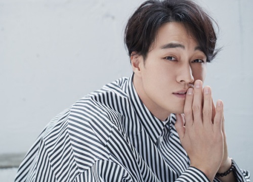 So Ji Sub: Quý ông "độc thân đắt giá", thà lẻ bóng chứ quyết không đem chuyện kết hôn ra thử vận đời may rủi