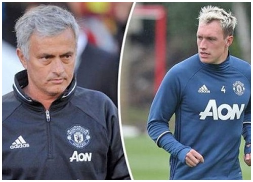 Trò cũ nói về Mourinho: "Man United lúc đầu mùa chẳng khác gì trò cười"