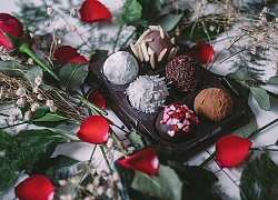 Bánh chocolate, trái tim dâu hồng cho mùa Valentine ngọt ngào ở TP.HCM