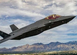 Tàu sân bay Anh chở 'tia chớp' F-35 vào biển Đông