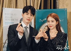 Tưởng lãng mạn thế nào, hóa ra 'Touch your heart' của Yoo In Na và Lee Dong Wook là bản parody vô cùng lầy lội