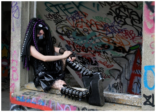 Cybergoth phong cách thời trang khác biệt tạo nên con người khác biệt