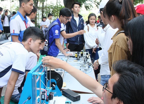 Đại học đầu tiên đào tạo miễn phí ngành robot, trí tuệ nhân tạo