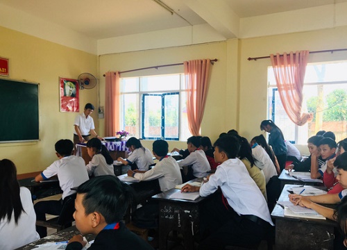 Một trường dạy thêm cho... 100% học sinh