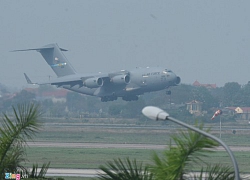 'Ngựa thồ' C-17 của Không quân Mỹ hạ cánh tại Nội Bài