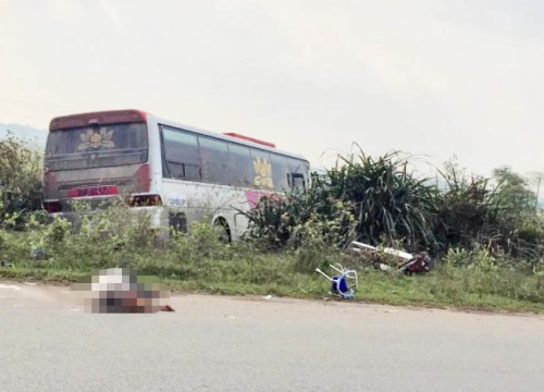 Ninh Bình: Va chạm với xe khách 2 ông cháu thương vong