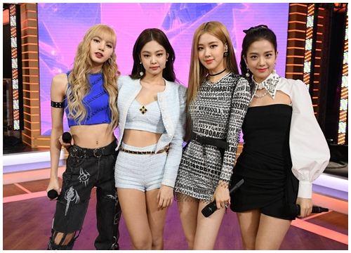 Nói ITZY "không có cửa" so với BLACKPINK vì concept "nửa mùa" nhưng hãy xem đẳng cấp hát live của 2 nhóm này!