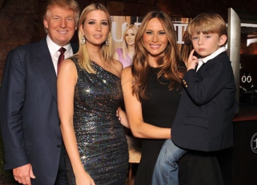 "Thủ khoa ngành đầu thai" - Barron Trump đã trưởng thành như thế nào?