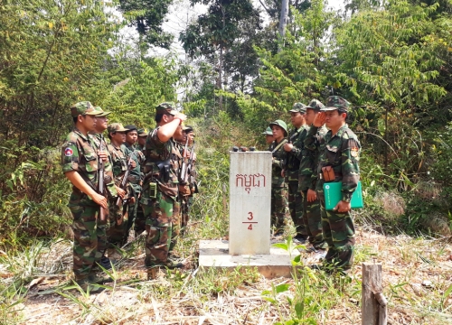 Đồn Biên phòng Sa Loong phối hợp tuần tra song phương