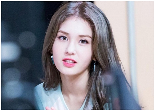 Hai lần gạt Jeon Somi ra khỏi đội hình debut, JYP được lợi nhiều hơn là thiệt thòi?