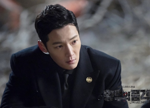 'Hoàng hậu cuối cùng' tập 25: Đến chết vẫn không lộ mặt, Choi Jin Hyuk đứng đầu top tìm kiến tại Hàn