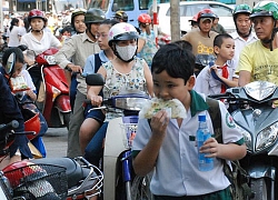 Học thêm càng nhiều, gánh nặng đè lên vai phụ huynh càng lớn