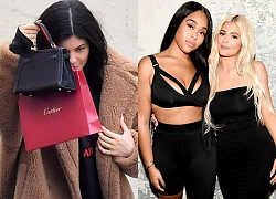 Kylie Jenner lần đầu xuất hiện sau scandal anh rể ngoại tình với bạn thân và hành động của cô gây chú ý