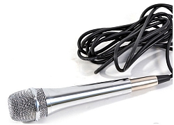 Mẹo chọn micro karaoke hát hay cho gia đình