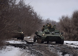 Quân đội Ukraine tăng cường nã pháo kích ở Donbas