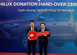 Ban An toàn giao thông tỉnh Tuyên Quang được tặng xe Toyota Hilux