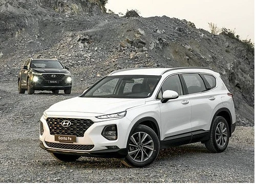 Bán gần hết lô đầu ngay tháng mở bán, Hyundai Santa Fe 2019 có gì hot?