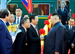 Bước xuống từ tàu bọc thép, ông Kim Jong-un nói rất cảm ơn Việt Nam