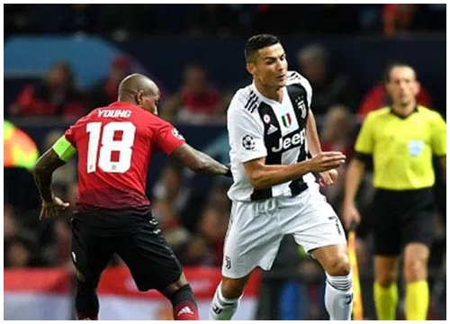 Không hạnh phúc ở Juventus, Ronaldo tìm đường về M.U