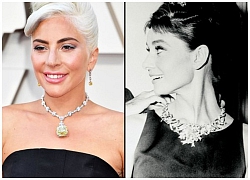 Lady Gaga hóa thành Audrey Hepburn tại Oscar 2019 với loạt phụ kiện hàng hiệu đắt giá