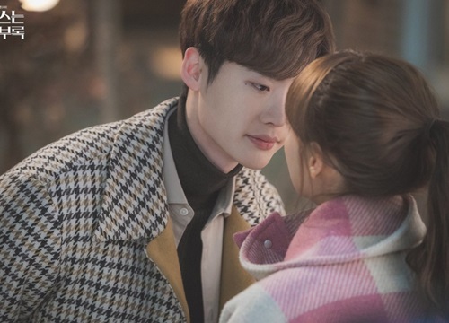 Lee Na Young 'đóng băng' khi trai trẻ Lee Jong Suk tấn công dữ dội