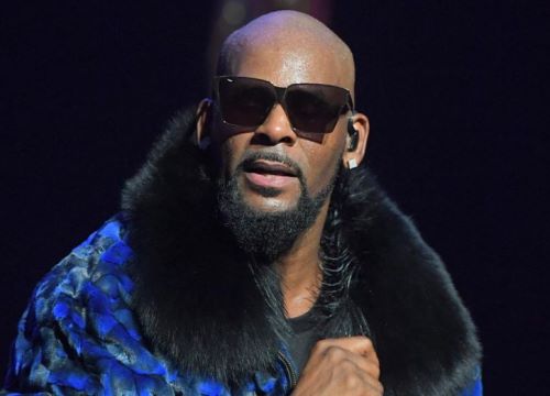 R. Kelly chi 100 nghìn USD để tại ngoại sau bê bối tấn công tình dục