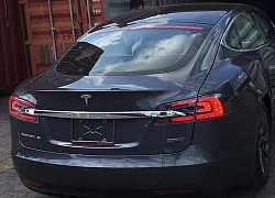 Sedan nhanh nhất thế giới Tesla Model S 100D đầu tiên cập bến Việt Nam