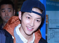 Song Joong Ki lần đầu xuất hiện sau tin đồn ly hôn, điều đặc biệt là có phản ứng giống hệt Song Hye Kyo